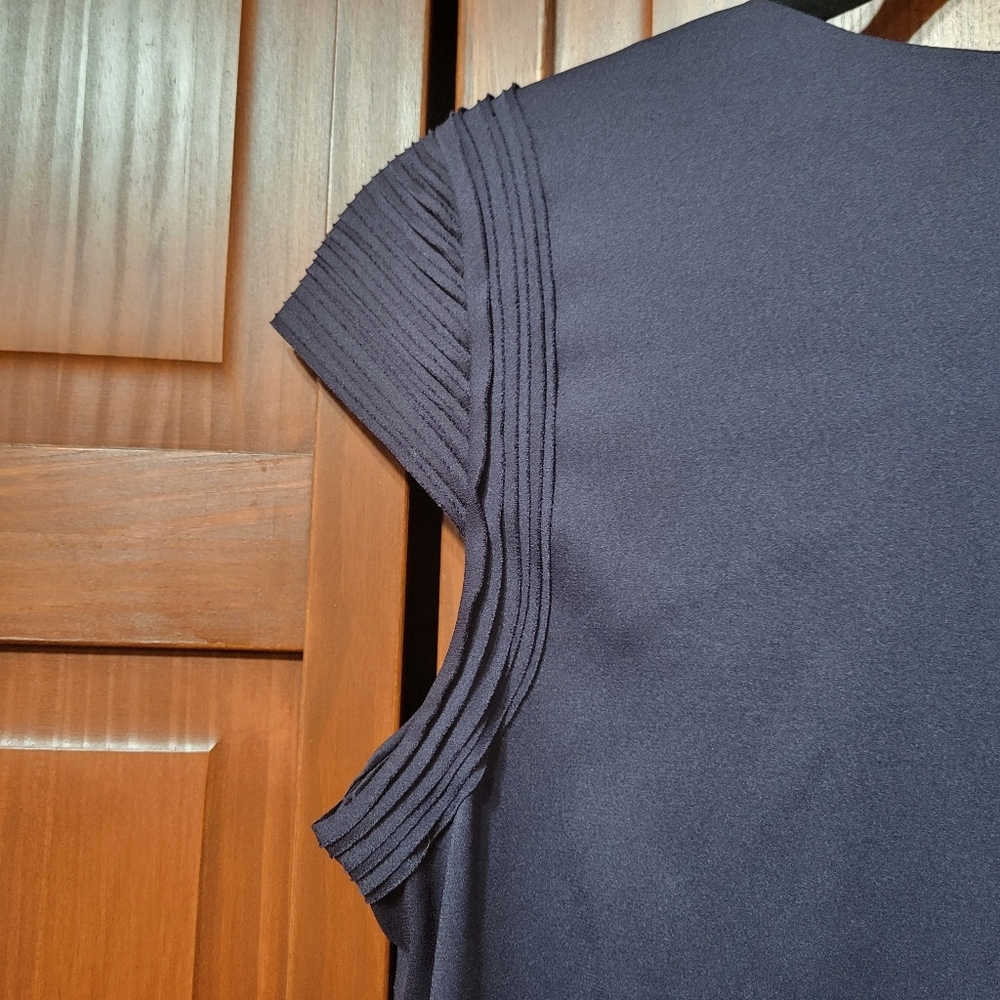 Calvin Klein Ruffle Cap Sleeve Round Neck Black Lightweight Top | Small - Picture 7 of 9